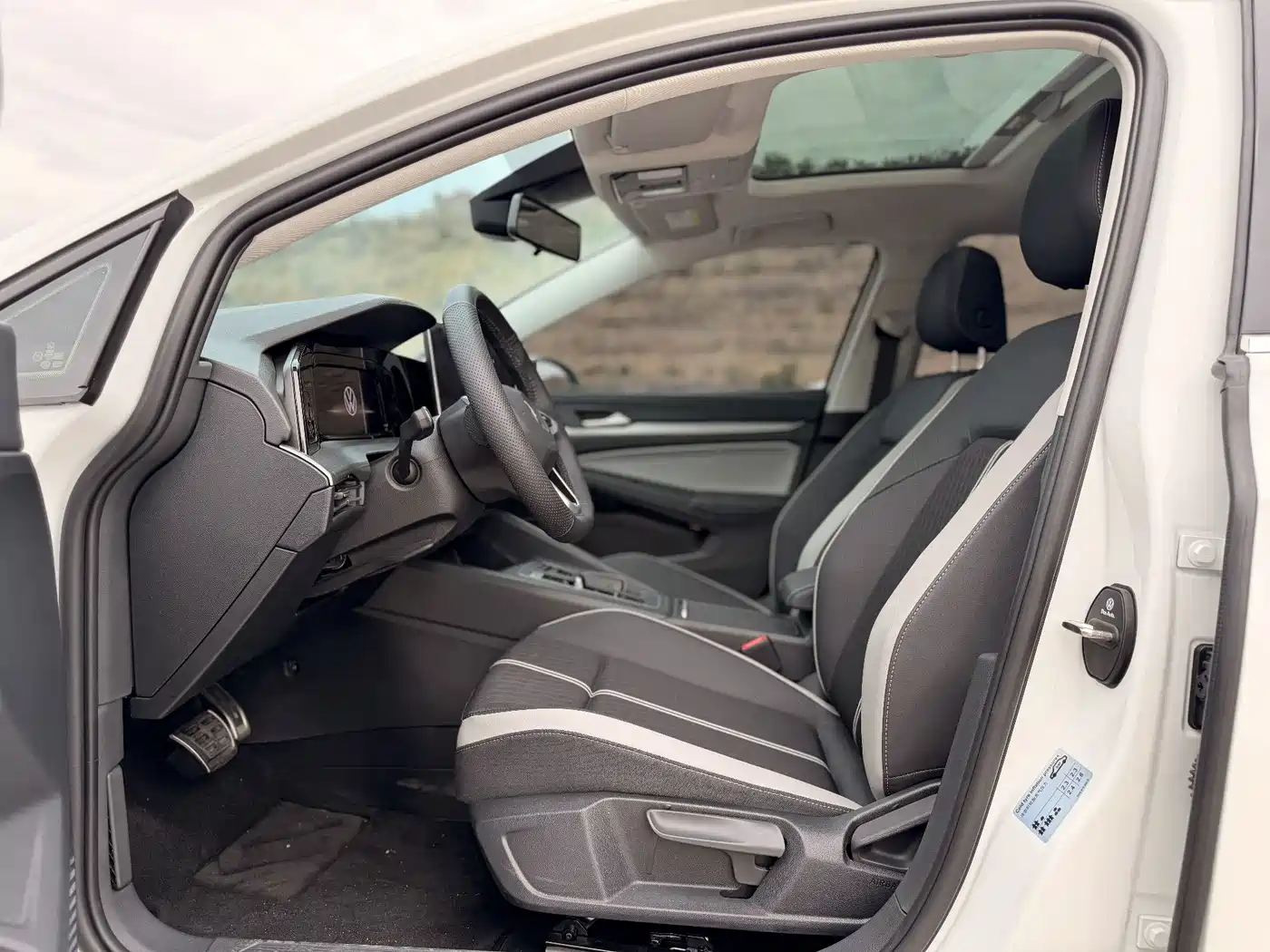 Volkswagen Golf 2026 2026 300TSI Pro