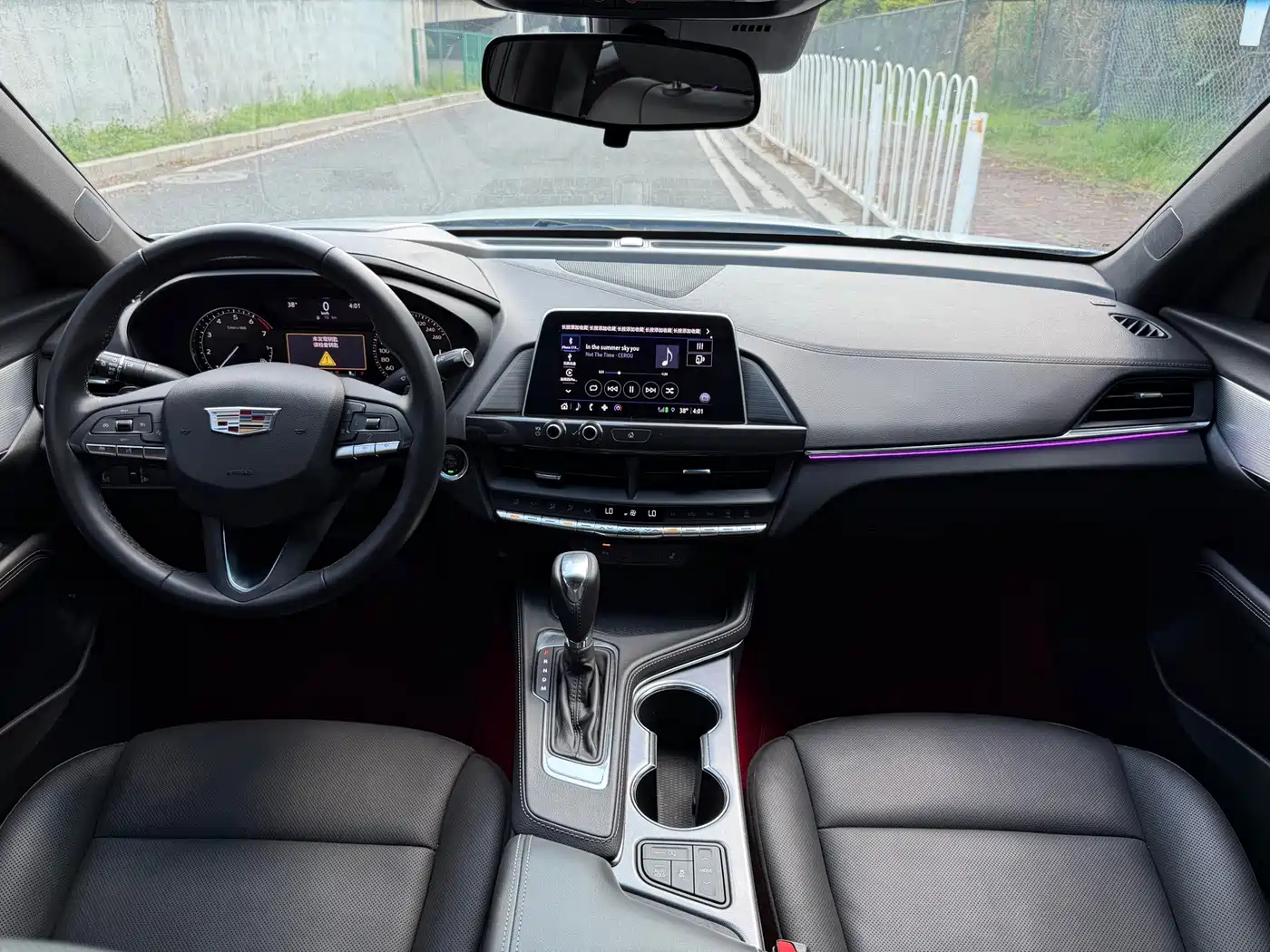 Cadillac CT4 2023 2022 28T Luxury Model