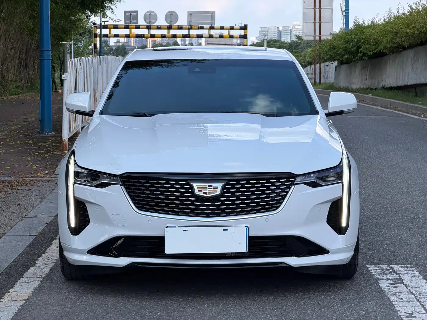 Cadillac CT4 2023 2022 28T Luxury Model