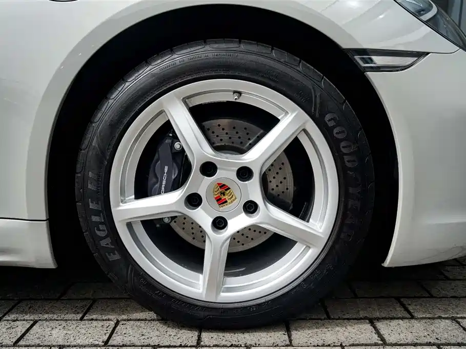 Porsche 718 2022 Boxster 2.0T фото 24