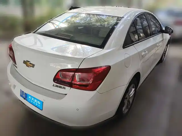 Chevrolet Cruze 2015 1.5L Classic SE AT — фото 2