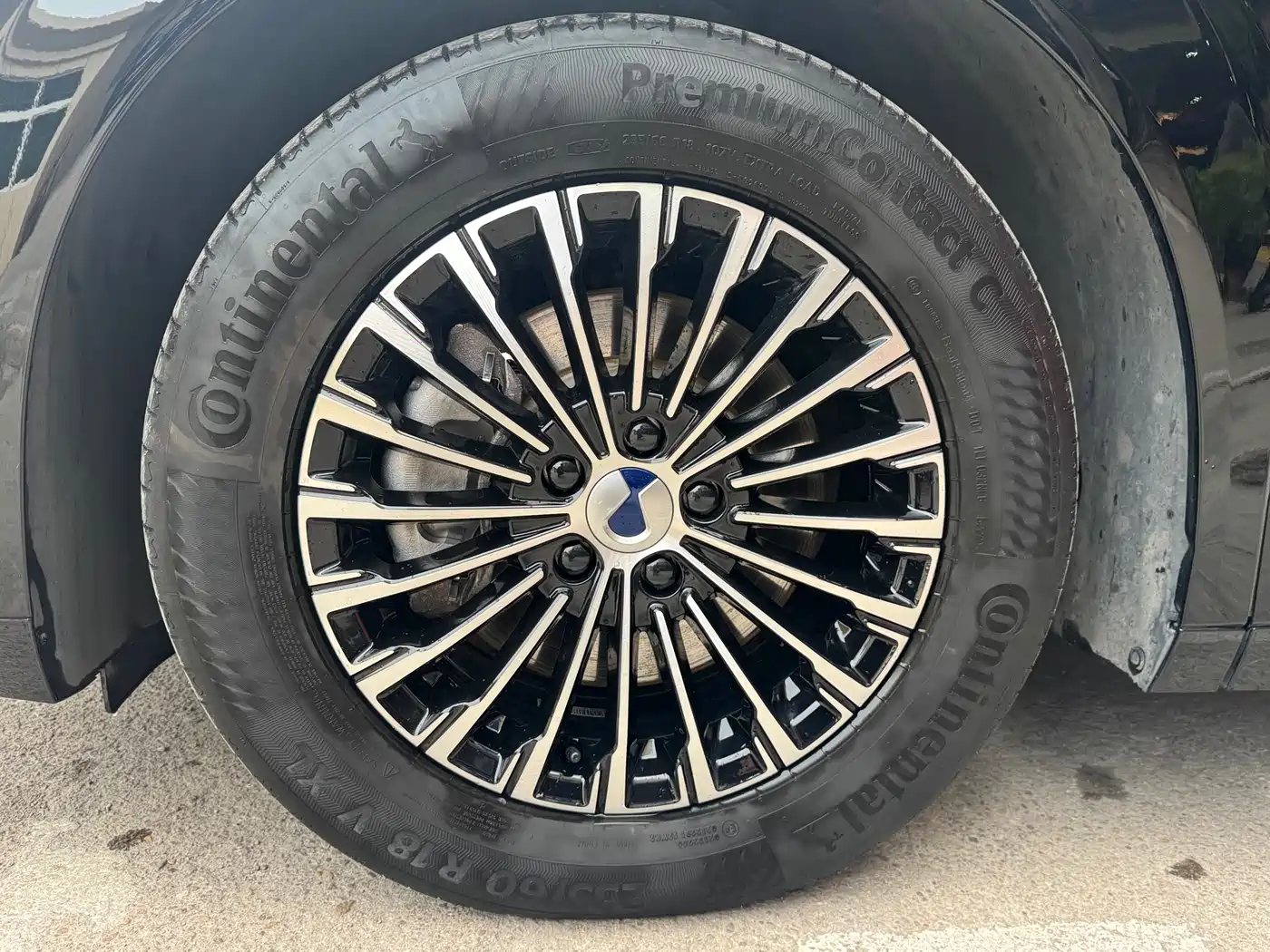 Denza D9 2022 DM-i 970 AWD Flagship фото 6