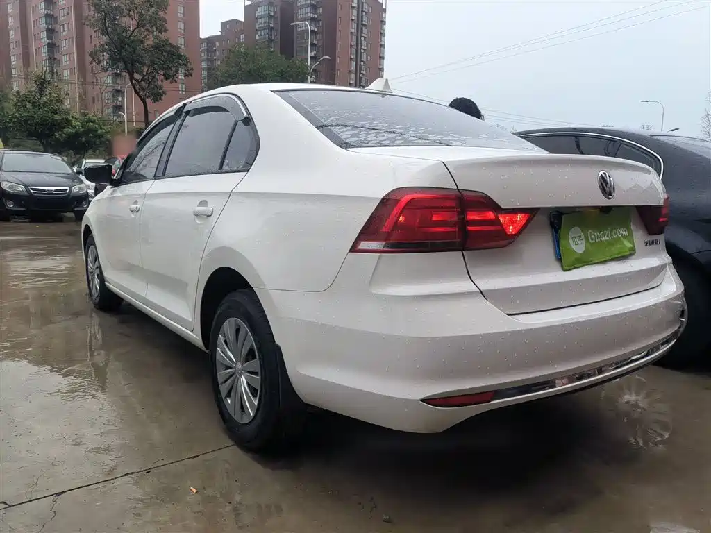 VOLKSWAGEN SANTANA