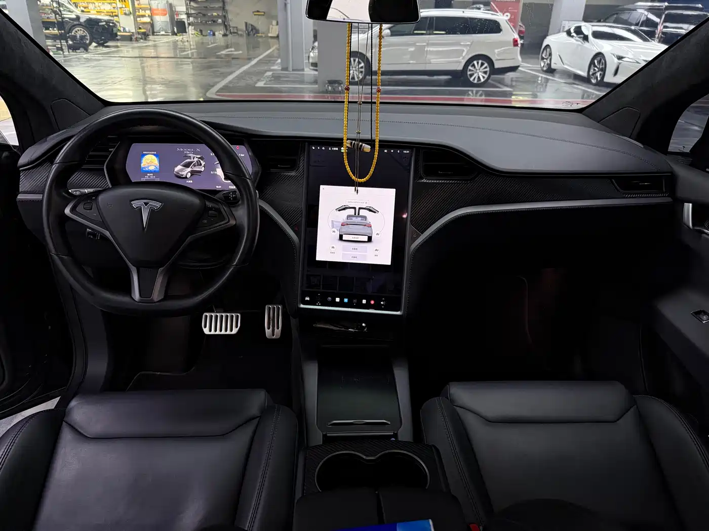 TESLA MODEL X
