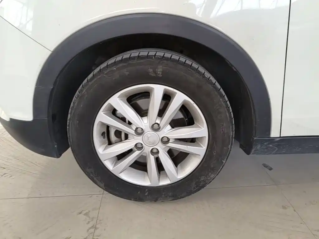 SsangYong Tivoli 2017 2015 1.6L Automatic 2WD Fashion Edition