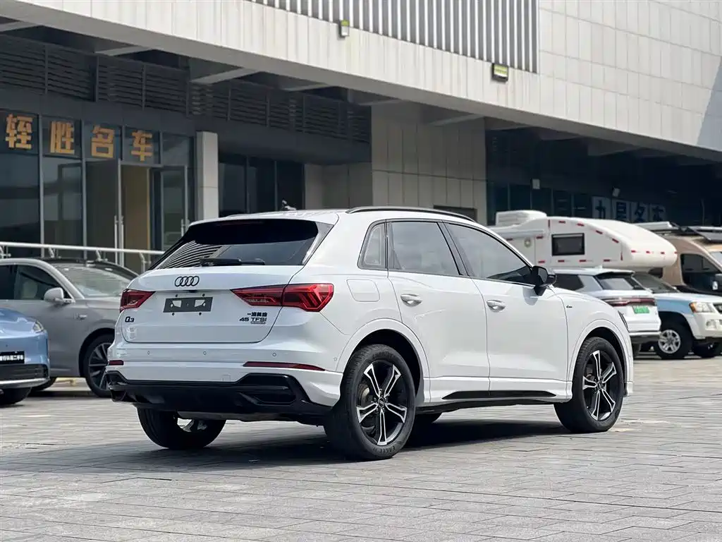 Фото 3 - Audi Q3