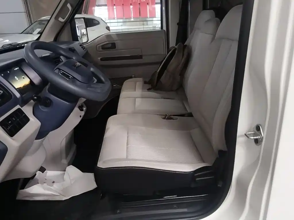SRM Xinyuan Xinyuan E3 2026 2025 Model Fudi 310KM Utility Passenger