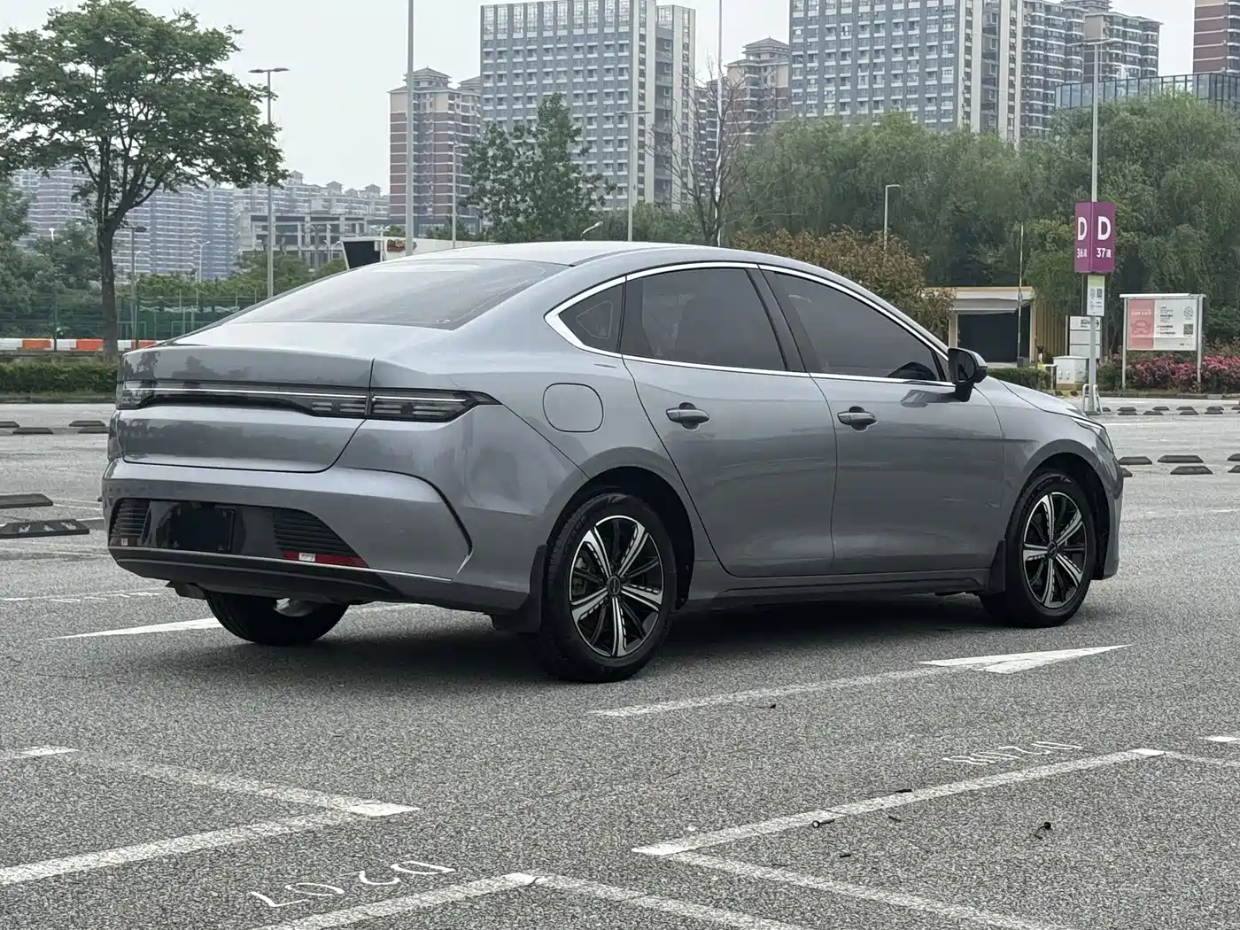 BYD Destroyer 05 2022 DM-i 120KM Flagship Edition фото 12