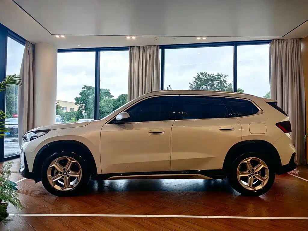 BMW X1 2024 2023 sDrive20Li X Design Package