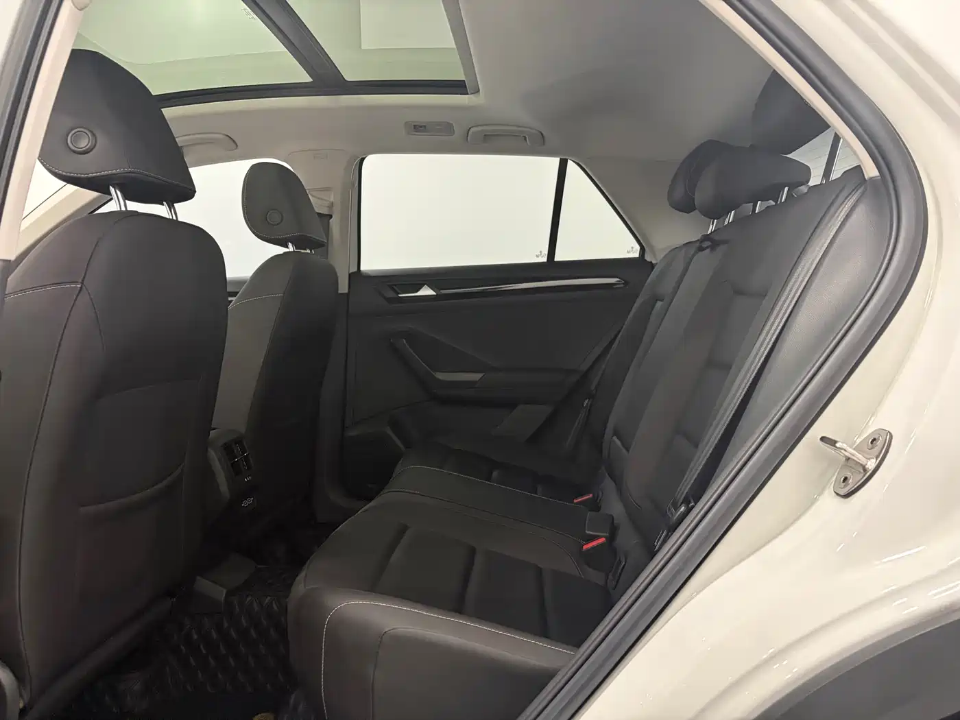 Volkswagen T-ROC 2022 280TSI DSG 2WD Comfort PLUS фото 14