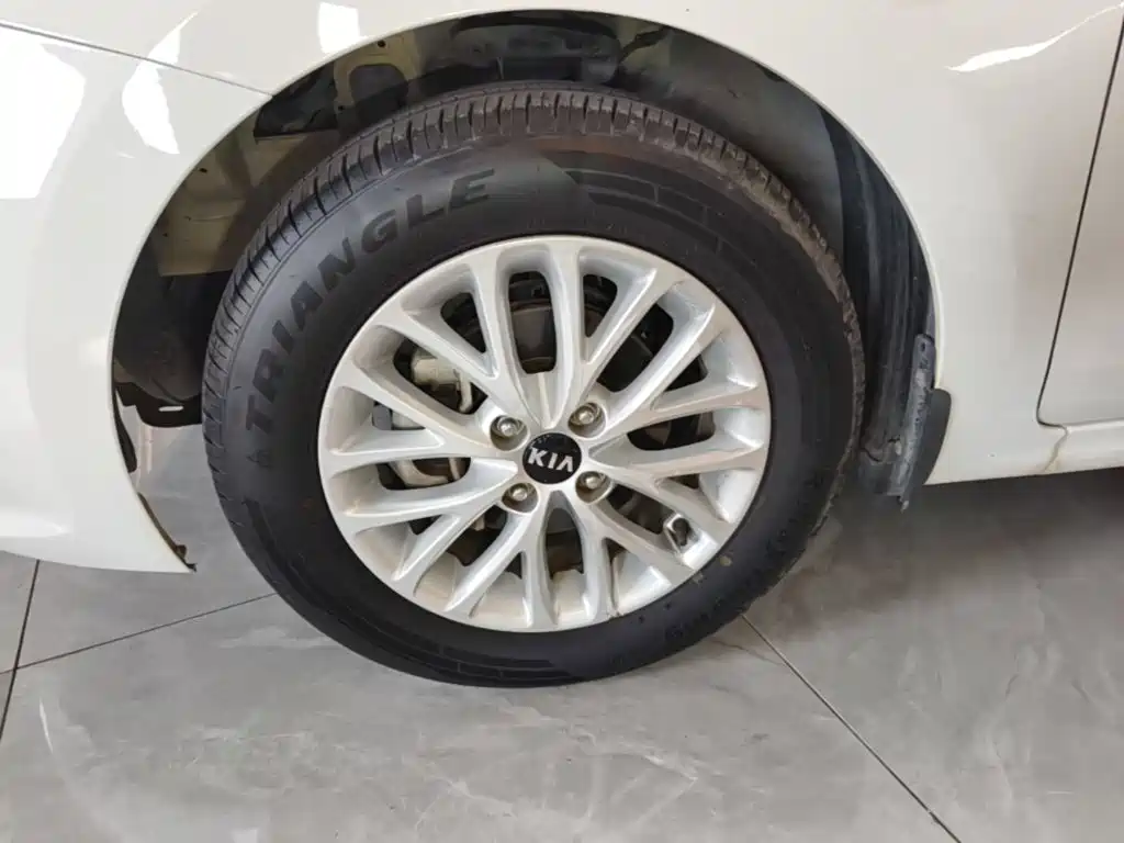 Kia K2 2017 2017 Sedan 1.4L AT GLS