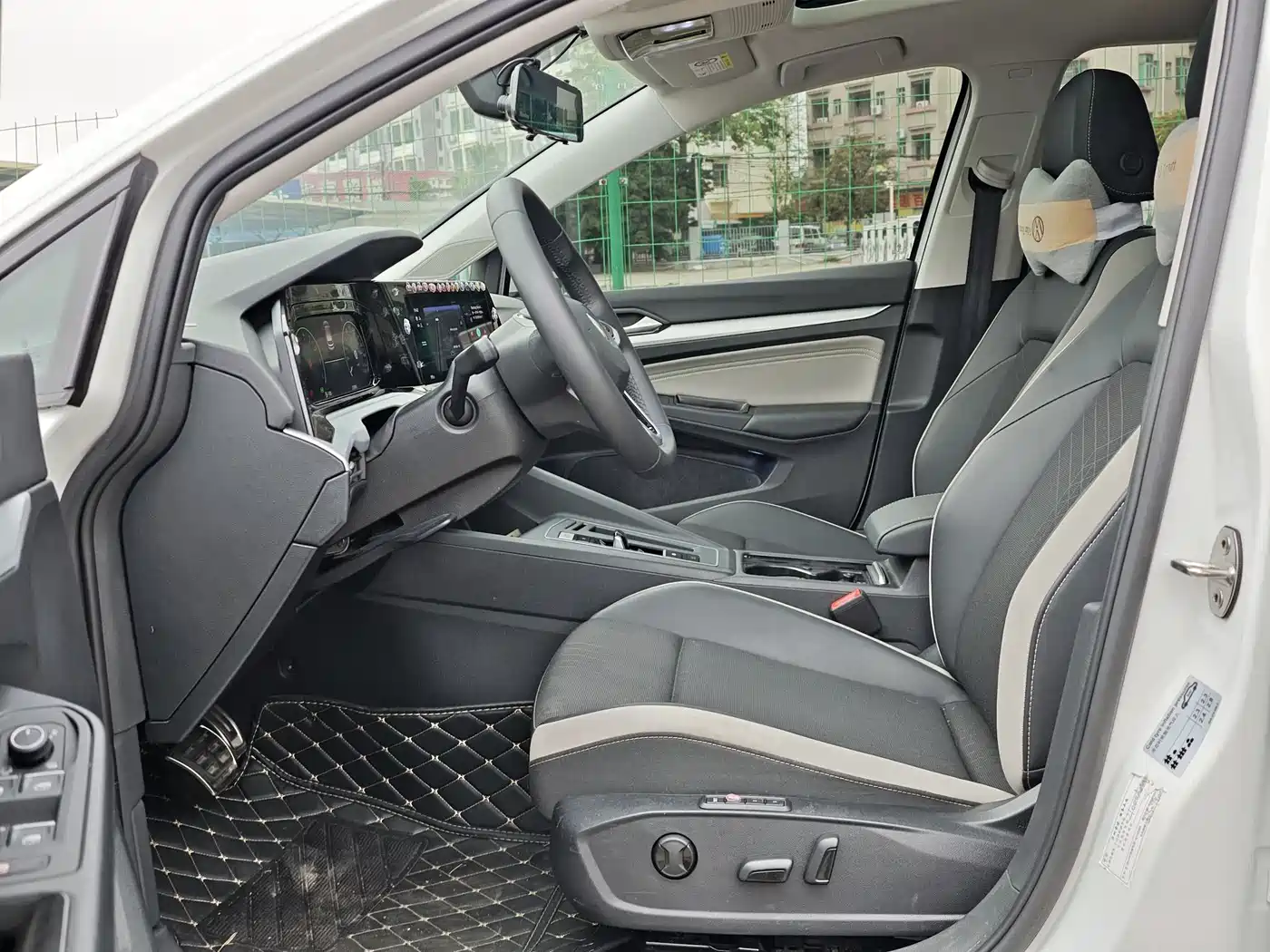 Volkswagen Golf 2024 280TSI DSG Pro Expert Edition фото 5