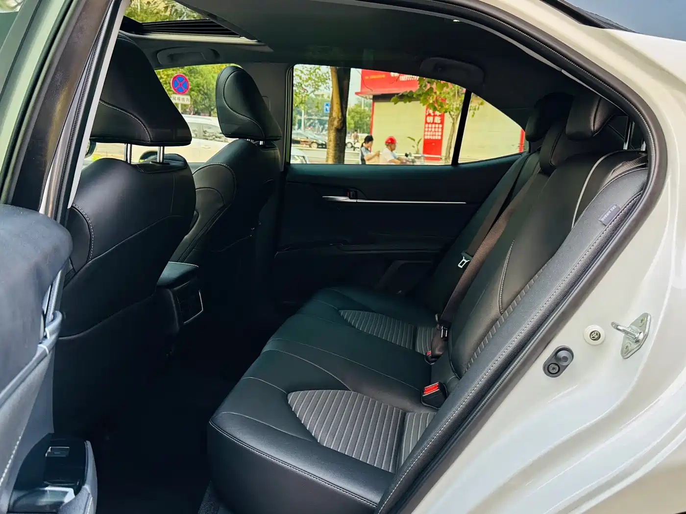 Toyota Camry 2022 2.0S Knight Edition фото 12