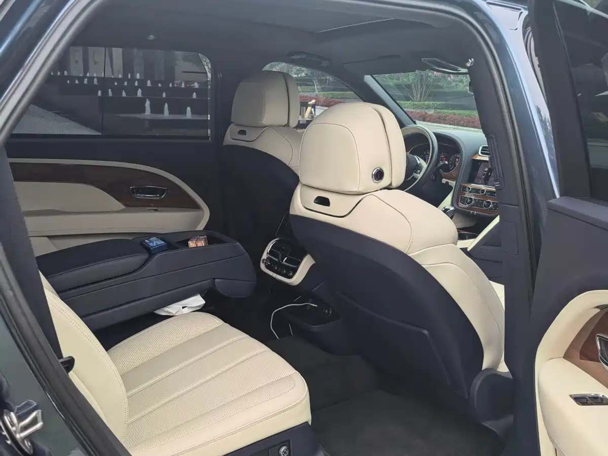 Bentley Bentayga 2024 2024 4.0T V8 Long Wheelbase
