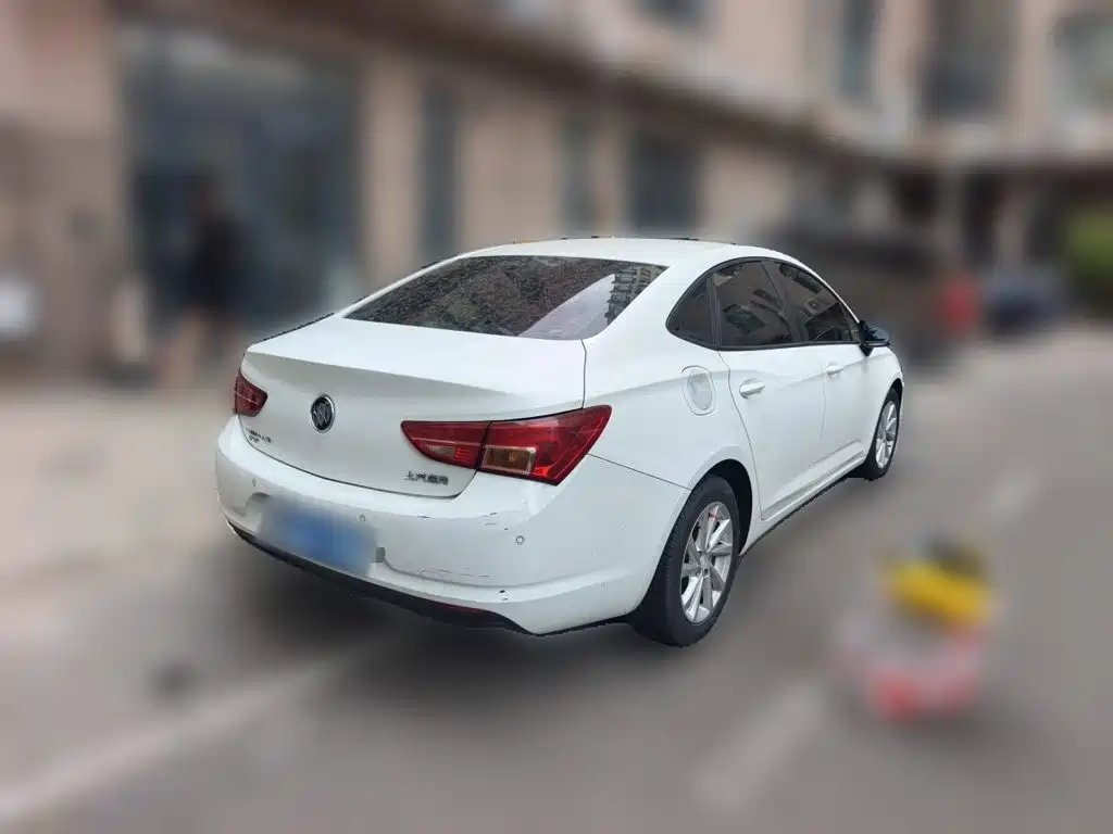 Photo 6 - Buick Verano