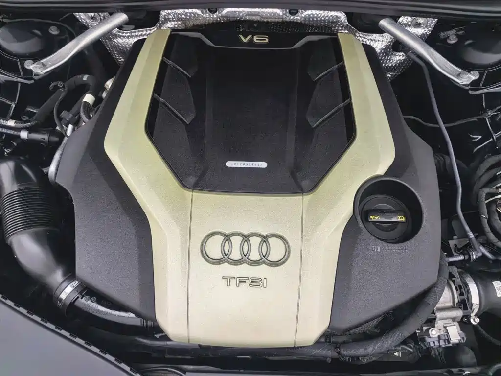Фото 17 - Audi A6L