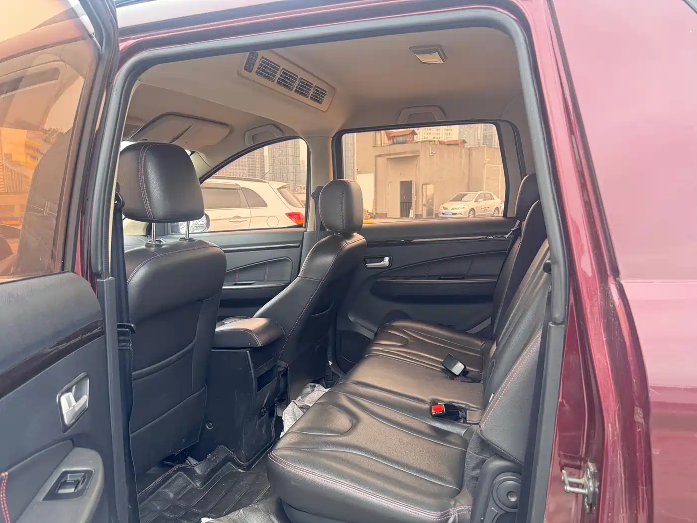 Dongfeng Fengguang Fengguang 370 2016 2016 1.5L Manual Elite Travel Edition 7-seater