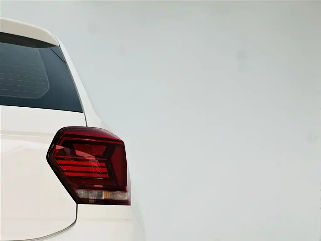 Volkswagen Polo 2021 Plus 1.5L Automatic Panorama Enjoyment Edition фото 11
