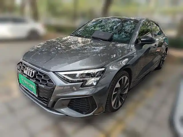 Audi A3 A3L Limousine 35 TFSI, Стиль Спорт