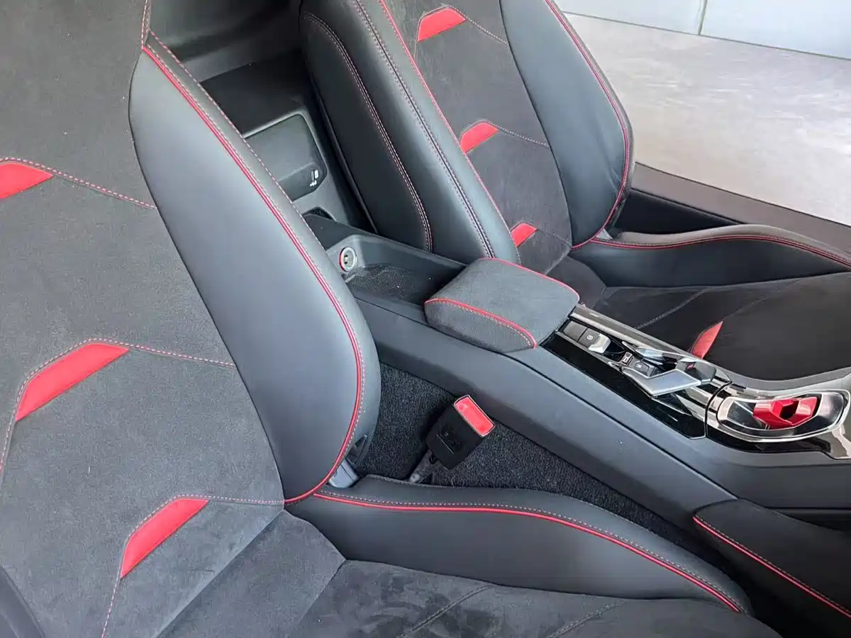 LAMBORGHINI HURACÁN