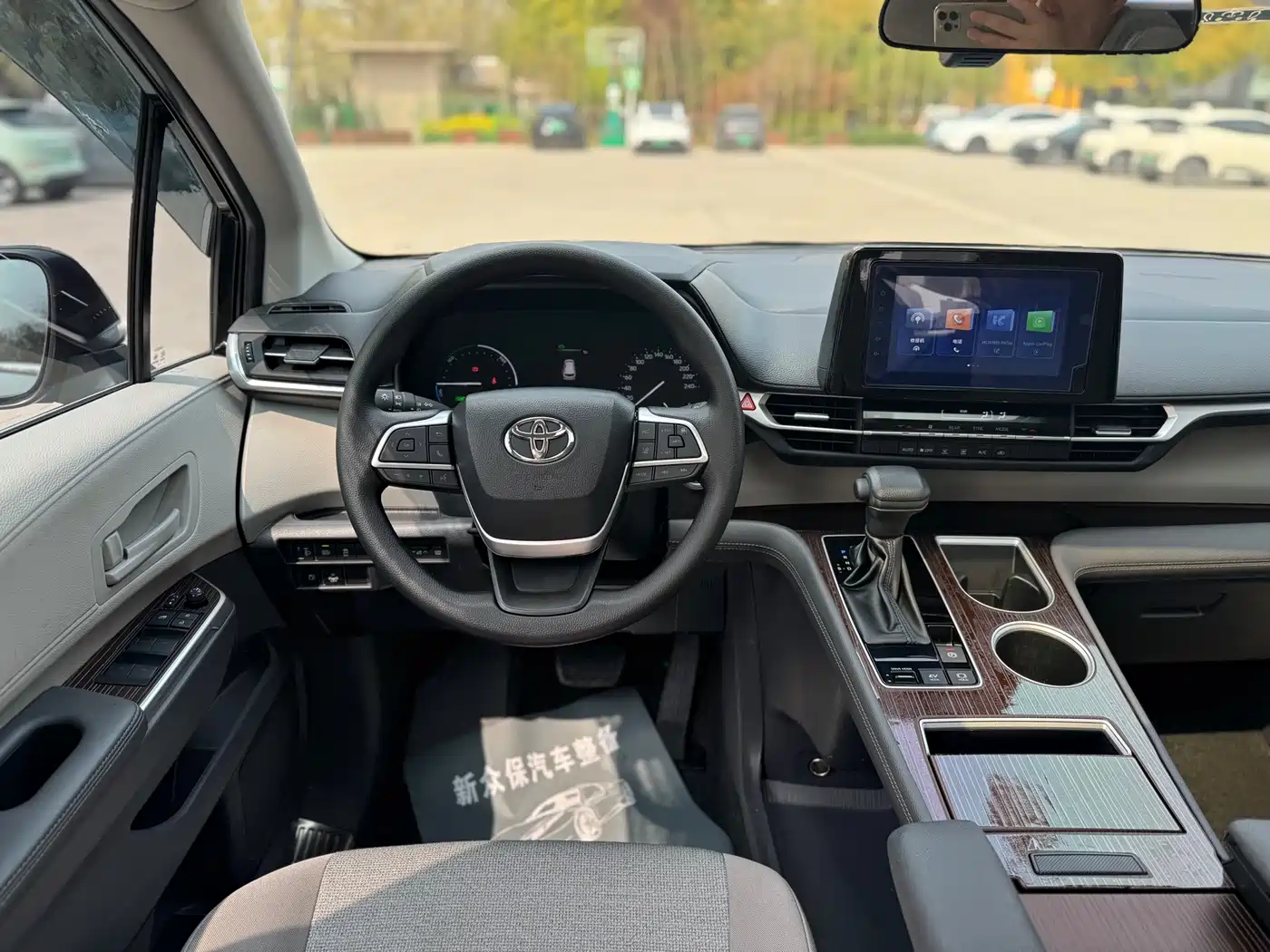 Toyota Sienna 2024 2.5L Hybrid Comfort Edition фото 10