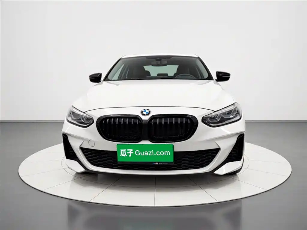 BMW 1 Series 2022 125i M Sport Shadow Edition фото 2