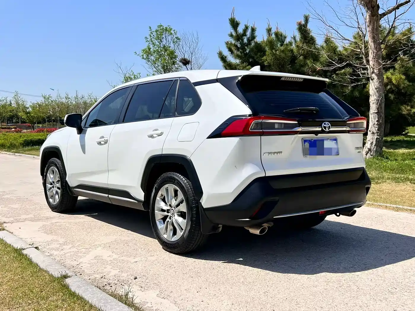 Toyota Wildlander 2021 2.0L CVT 4WD Luxury Edition фото 6