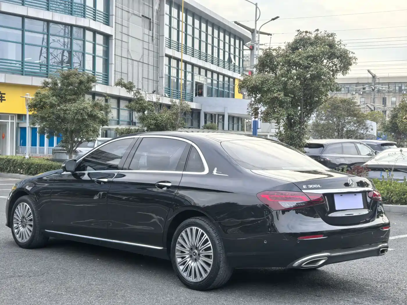 Mercedes-Benz E-Class 2021 E 300 L Fashion фото 7