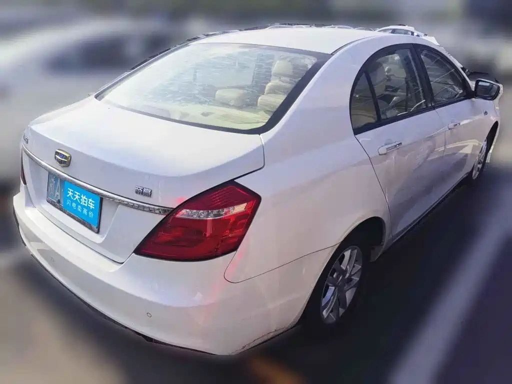 Фото 5 - Geely Emgrand