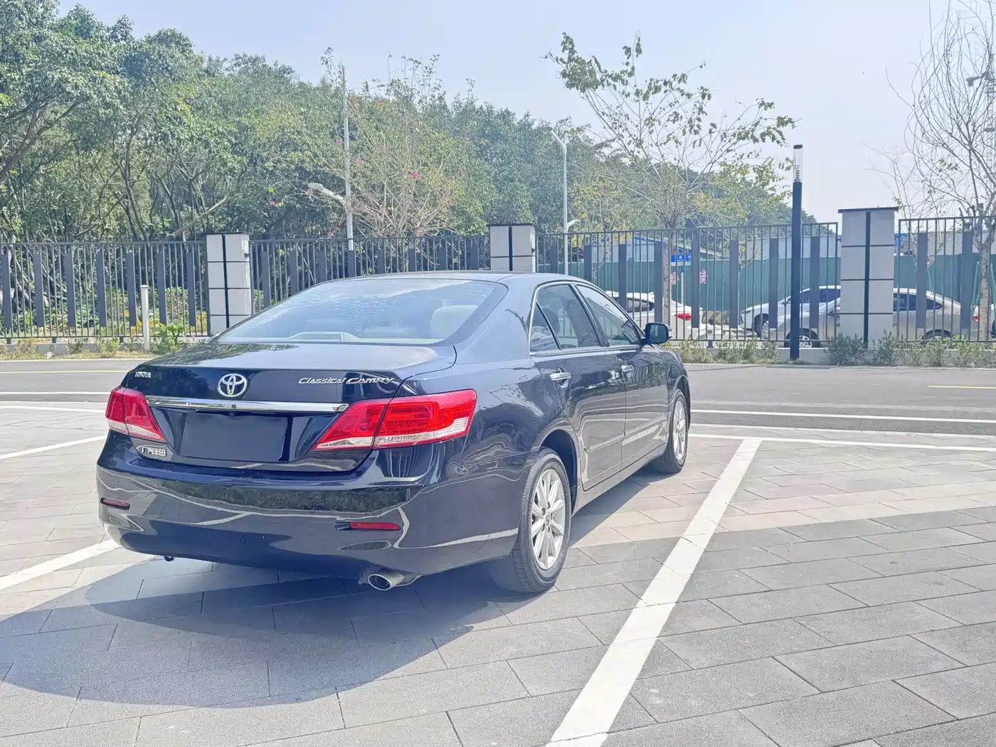 Toyota Camry 2013 200E Classic Elite Edition фото 9