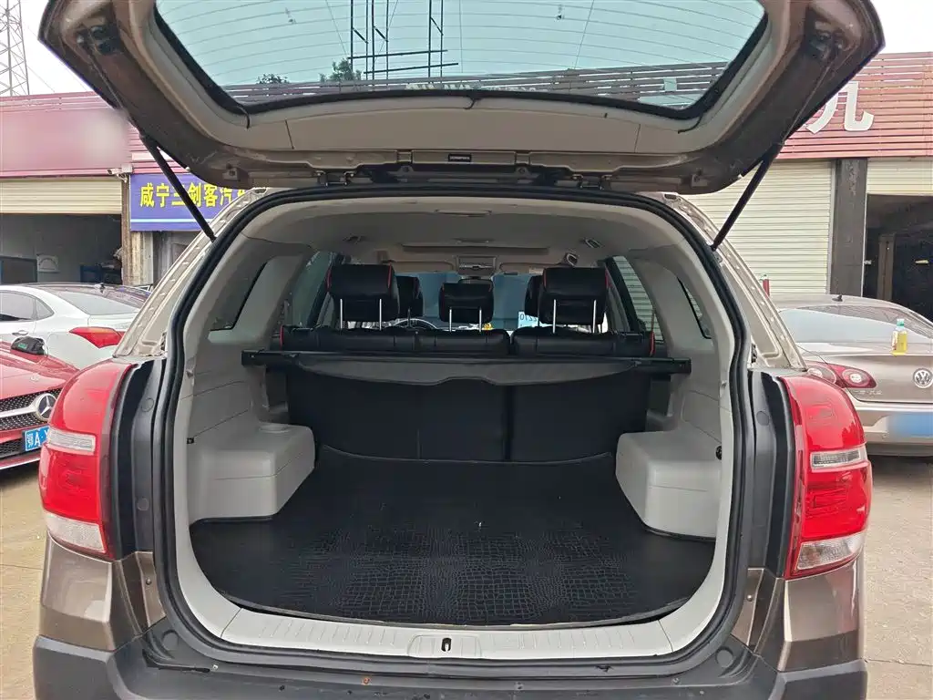 Chevrolet Captiva 2015 2.4L 2WD Urban Edition 5-seater фото 19
