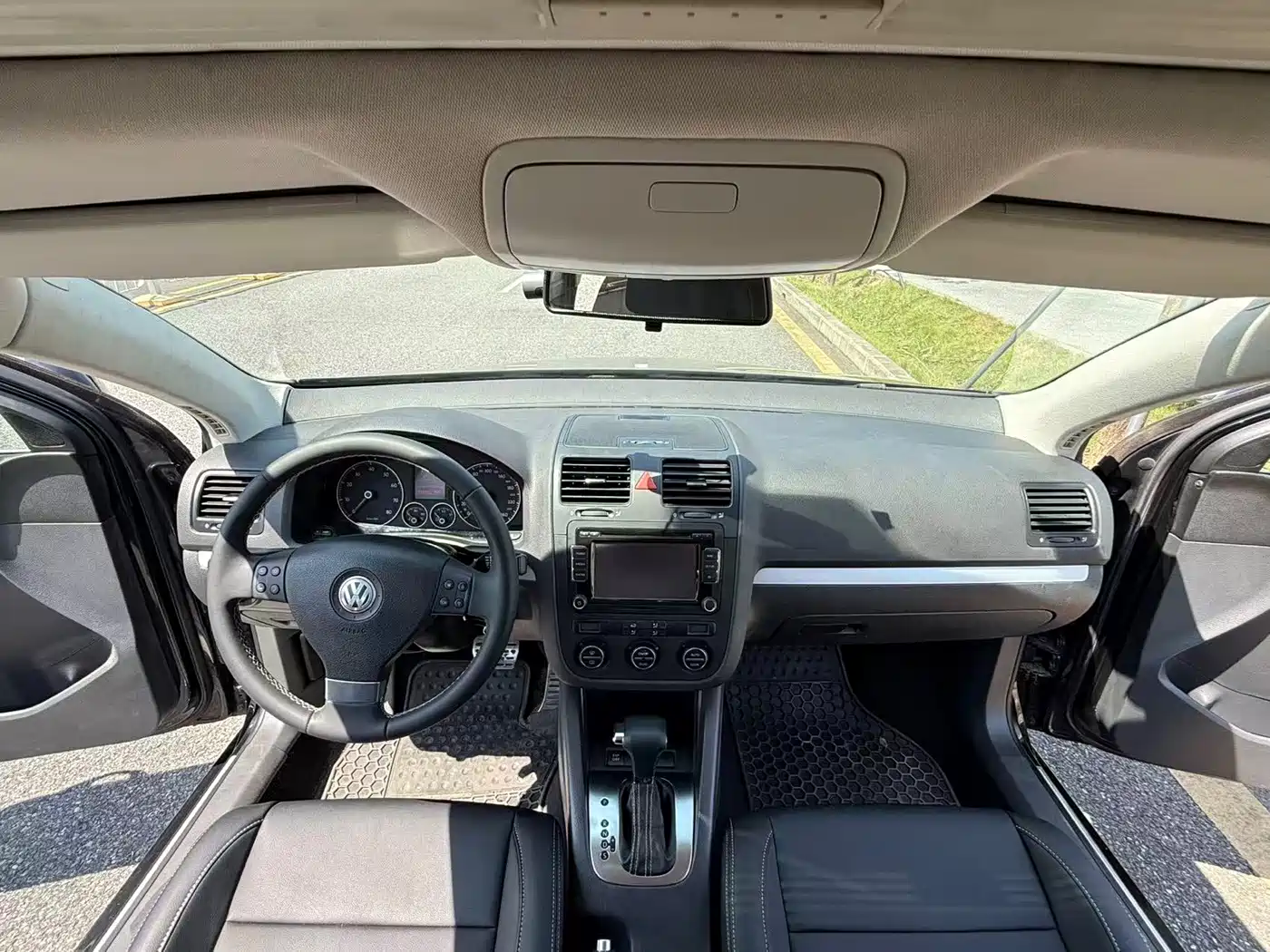 Volkswagen Sagitar 2009 2009 Model 1.8TSI Automatic Champion Edition