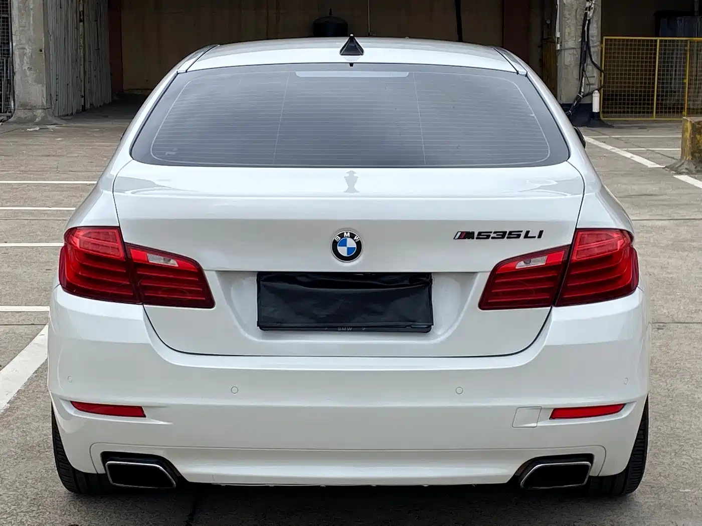 BMW 5 Series 2015 535Li Leading фото 6