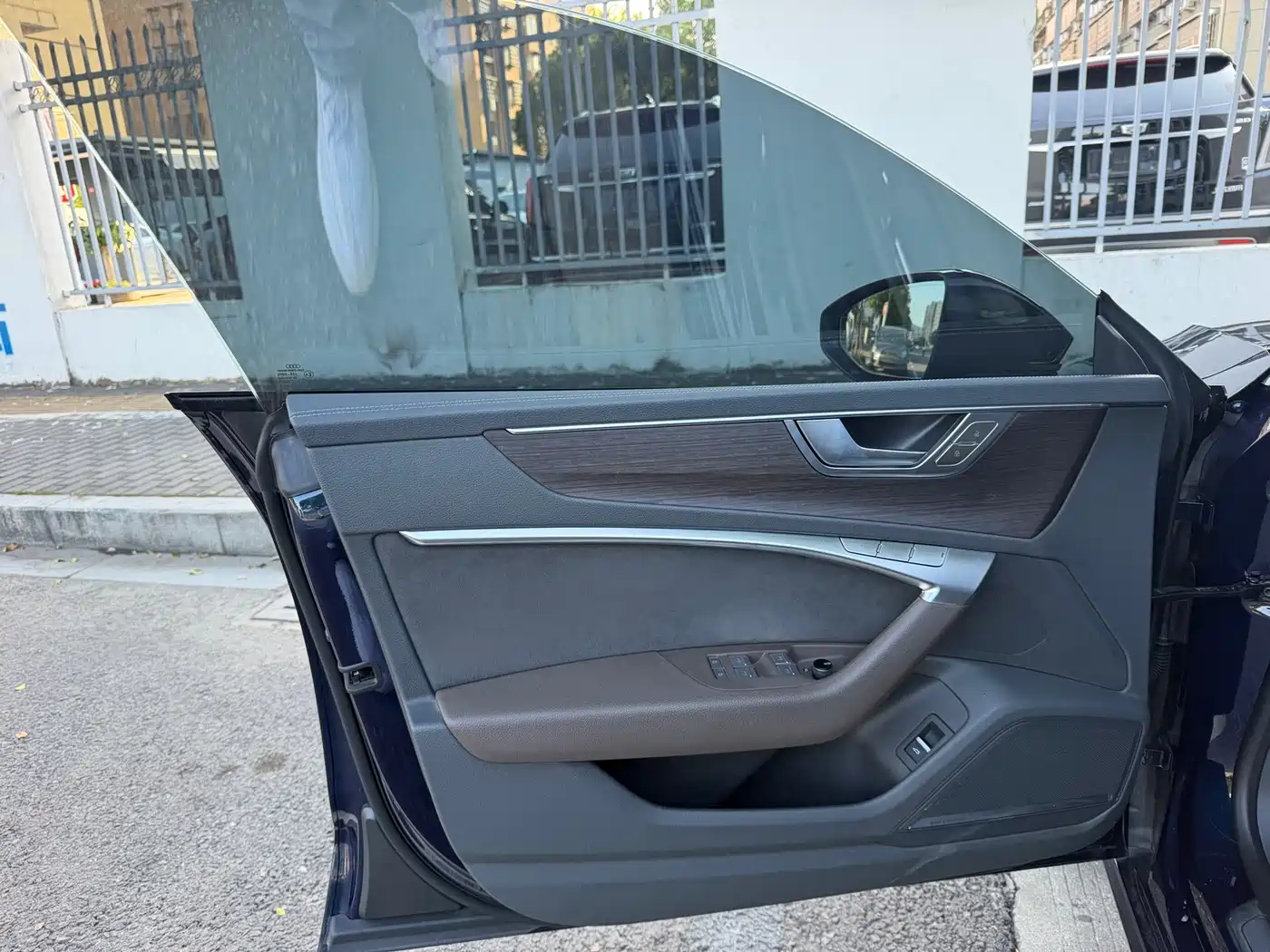 Audi A7L 2022 2022 45 TFSI quattro S-line Paladin