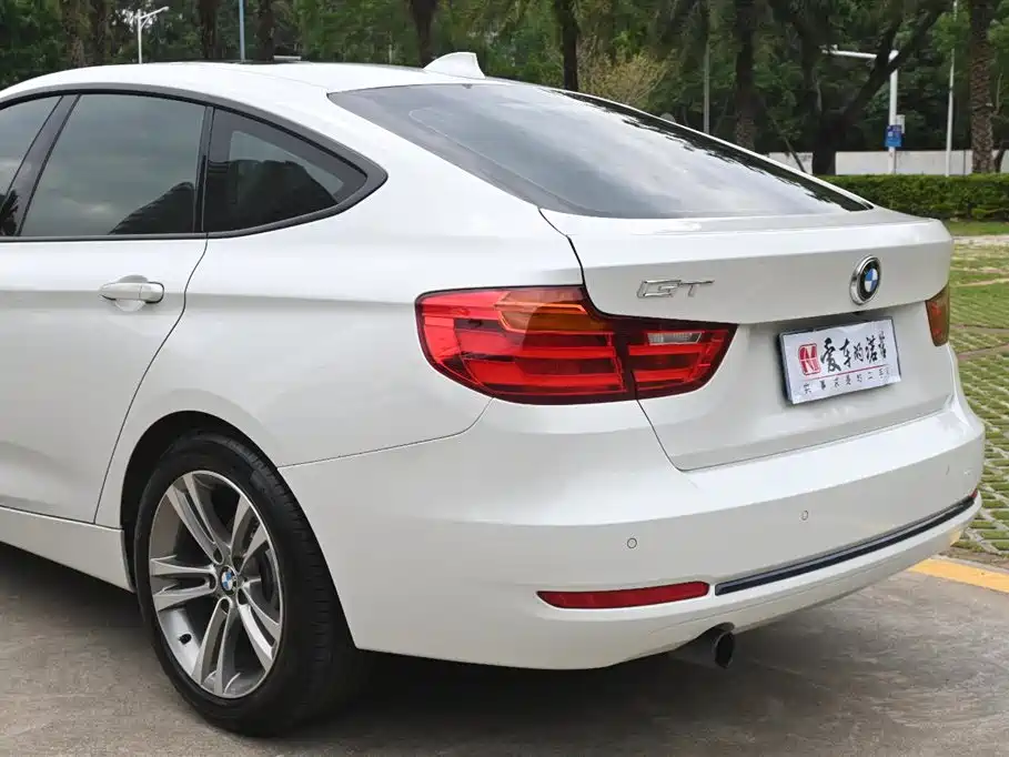 BMW 3 Series GT 2016 320i Design Package фото 14