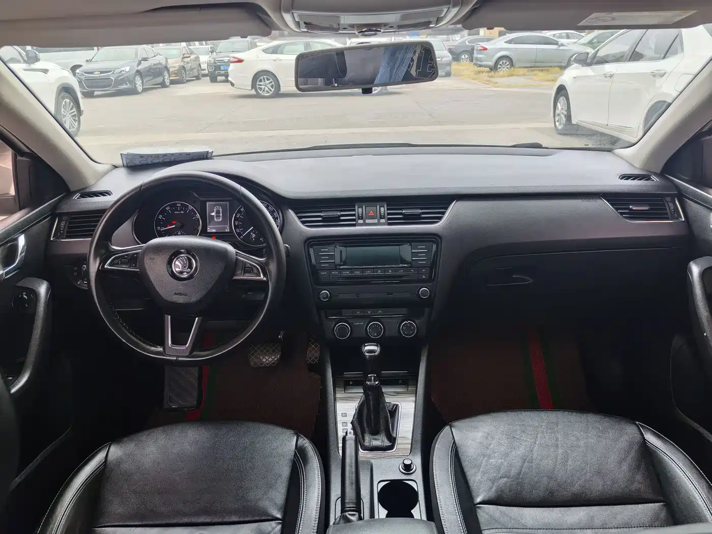 Škoda Octavia 2017 1.6L Automatic Smart Edition фото 8