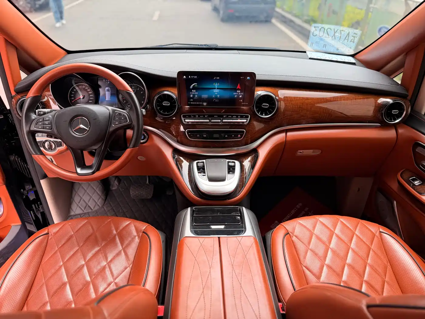 Mercedes-Benz V-Class 2022 V 260 L Long Wheelbase Luxury Edition фото 10