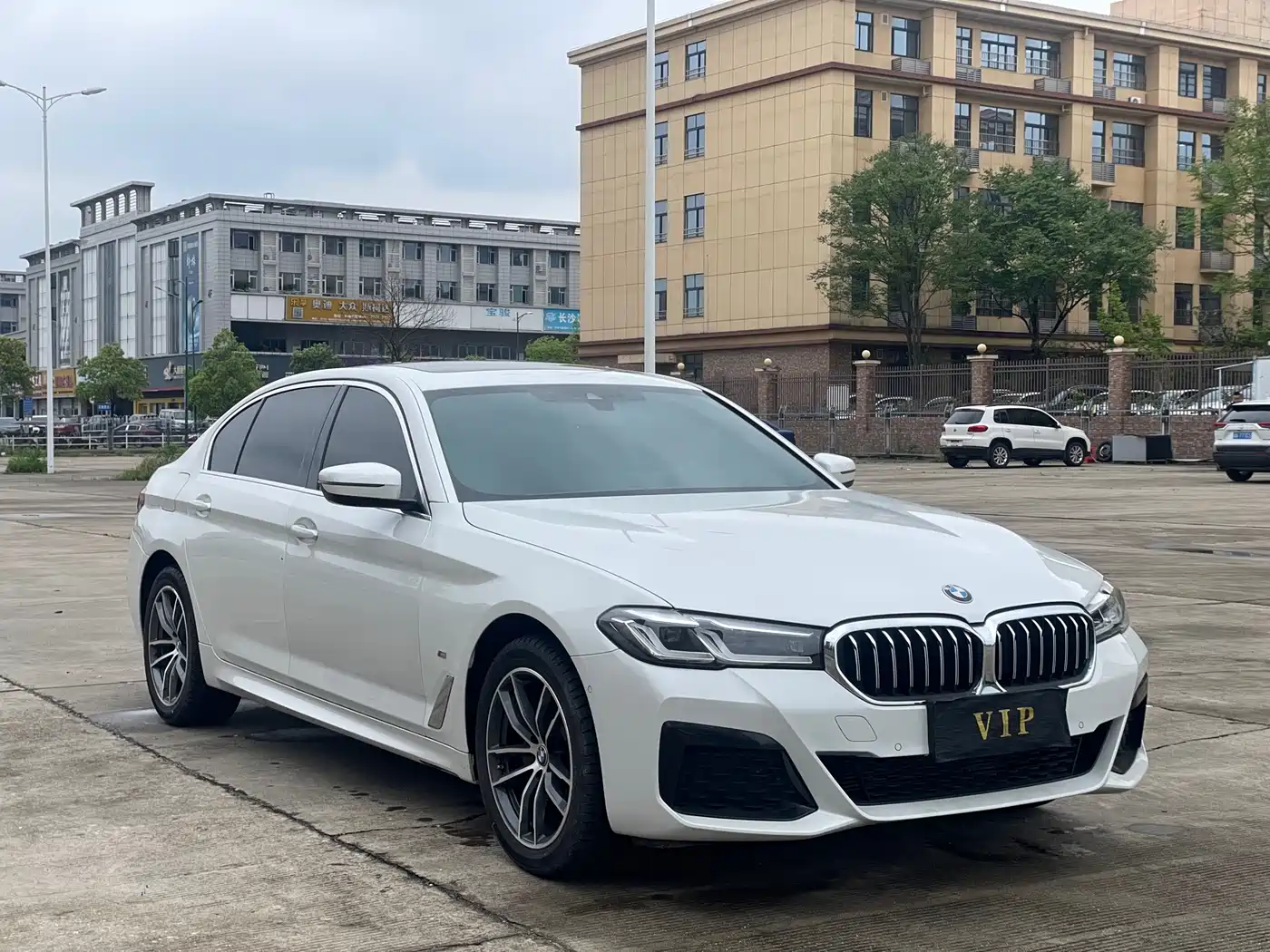 BMW 5 Series 2022 525Li M Sport Package фото 3