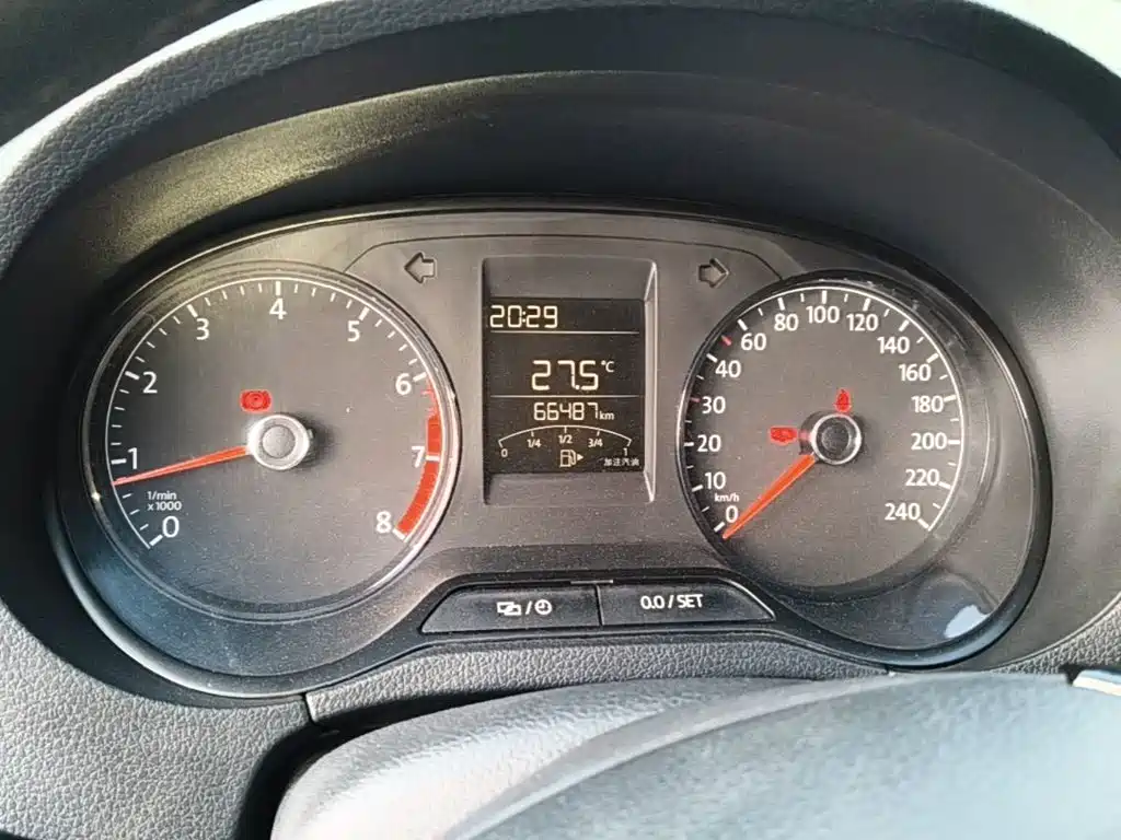 Фото 12 - Volkswagen Polo