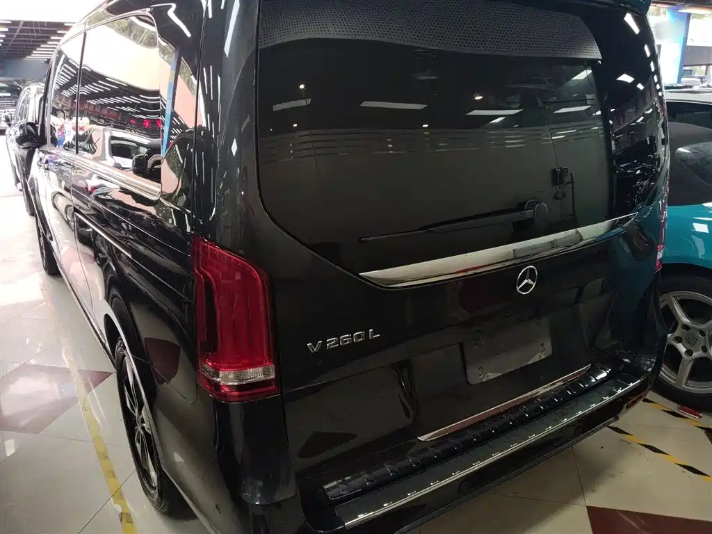 Mercedes-Benz V-Class 2020 Model V 260 L Long Wheelbase Luxury фото 5