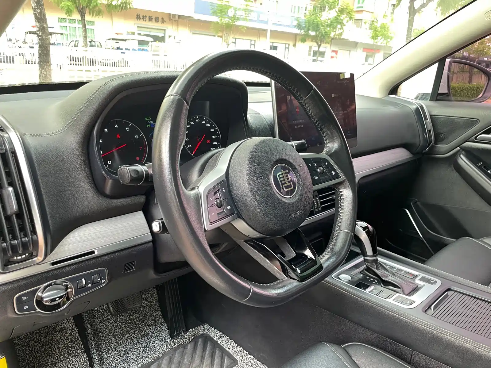 Фото 21 - BYD Tang