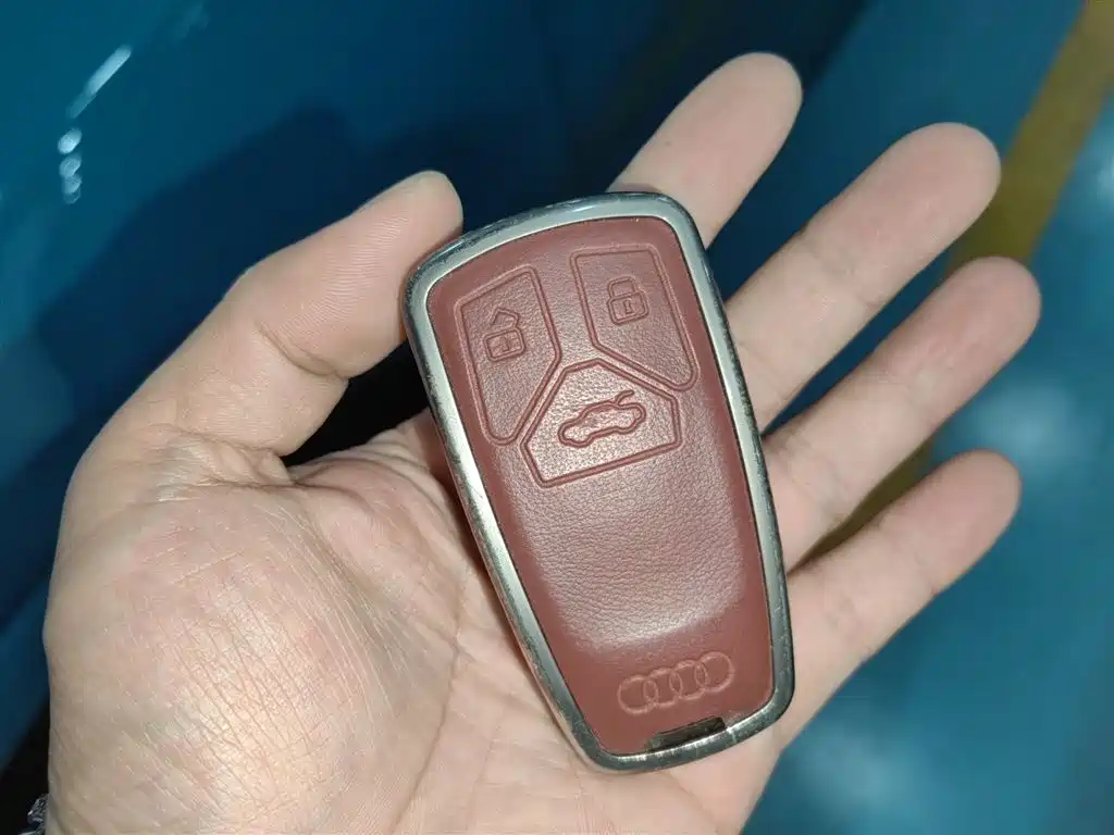 AUDI Q2L E-TRON