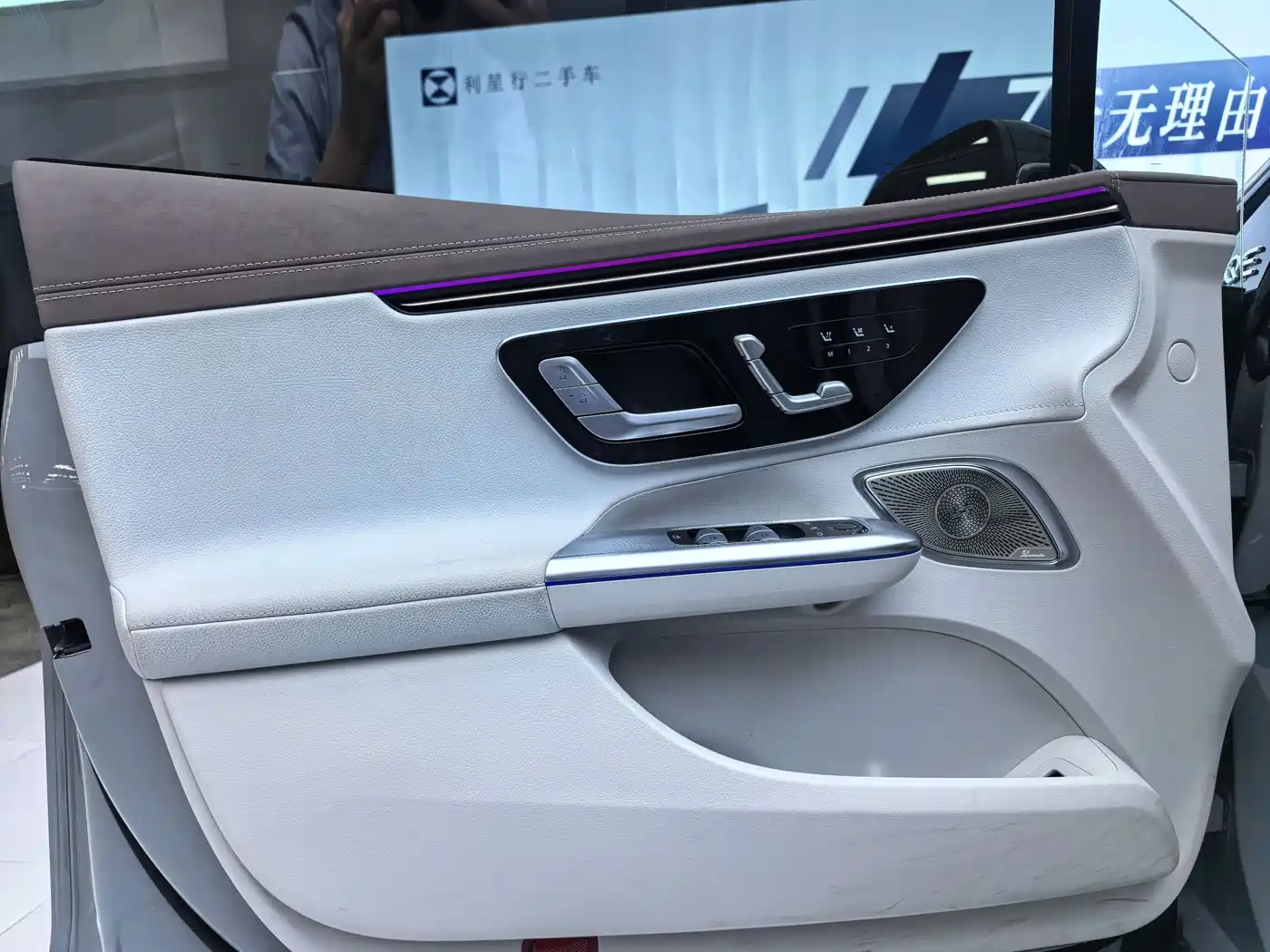 Mercedes-Benz EQE 2025 500 4MATIC Flagship фото 11