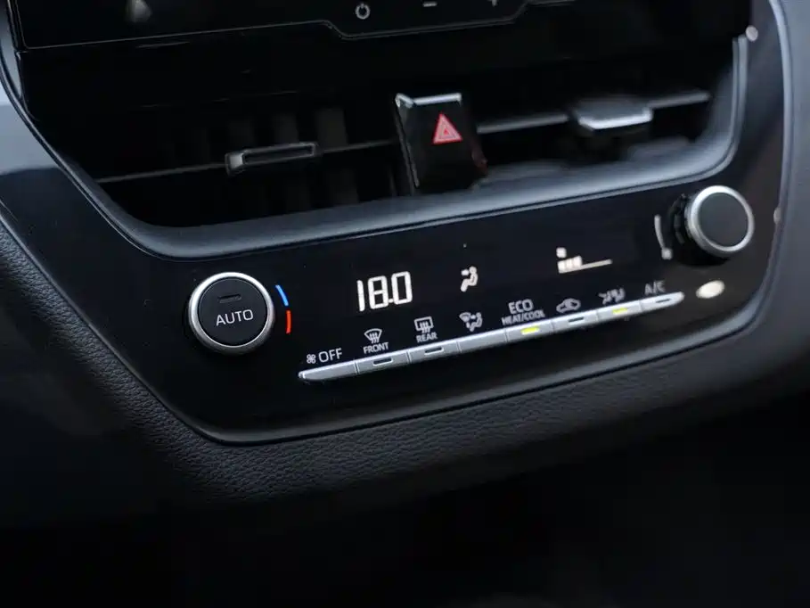 Toyota Levin 2024 Smart Hybrid 1.8L Knight Edition фото 9