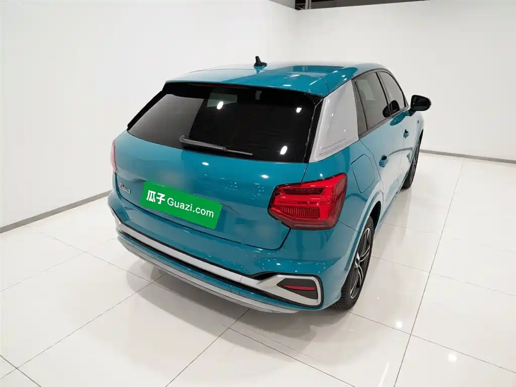 AUDI Q2L E-TRON