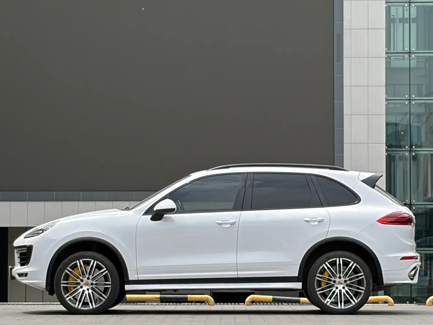 Porsche Cayenne 2015 Cayenne Turbo 4.8T фото 7