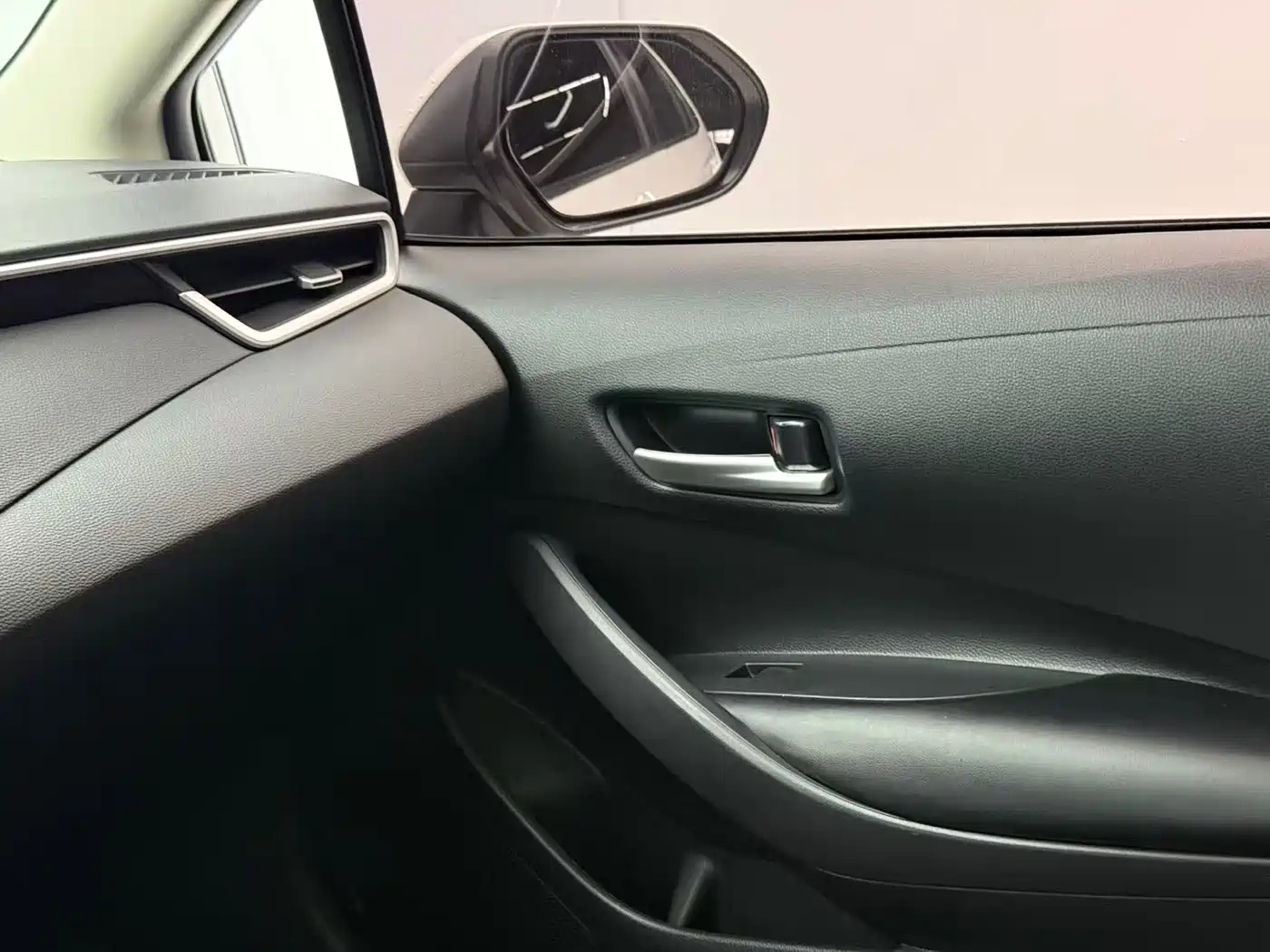 Toyota Corolla 2021 1.2T S-CVT Elite PLUS Edition фото 9
