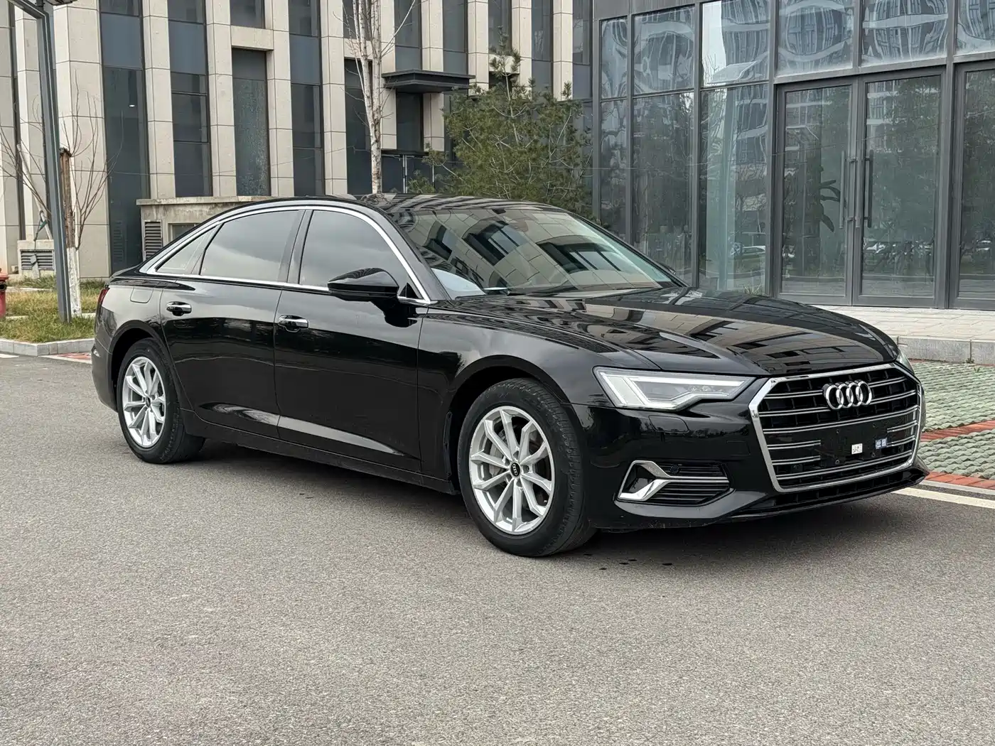 Audi A6L 2023 40 TFSI Luxury Elegance фото 23