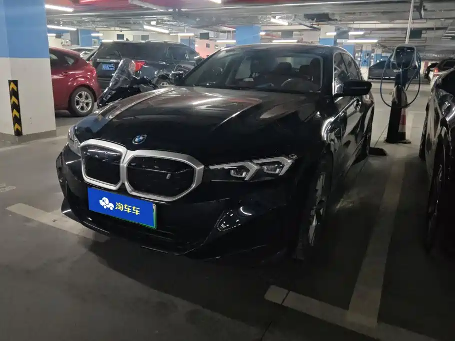 BMW i3 2022 eDrive 35 L