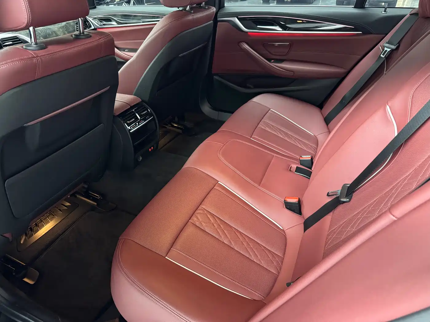 BMW 5 Series 2022 Model Second Facelift 525Li M Sport Package фото 7